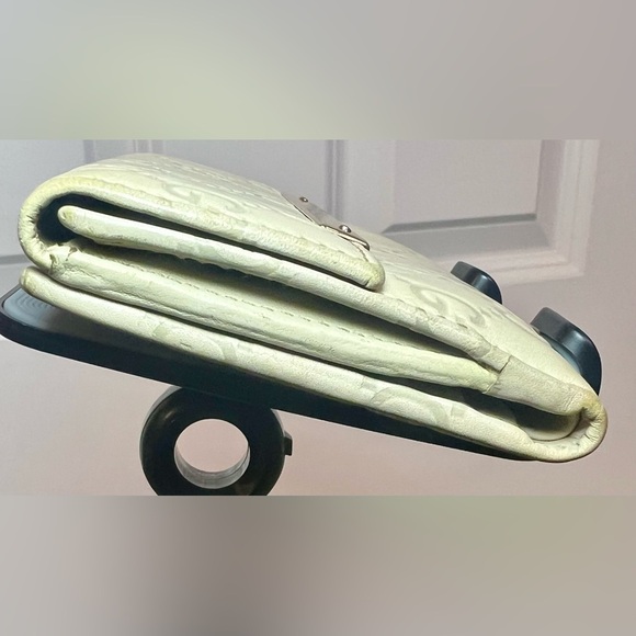 Gucci Beige Monogram Wallet - GUC - Picture 9 of 11